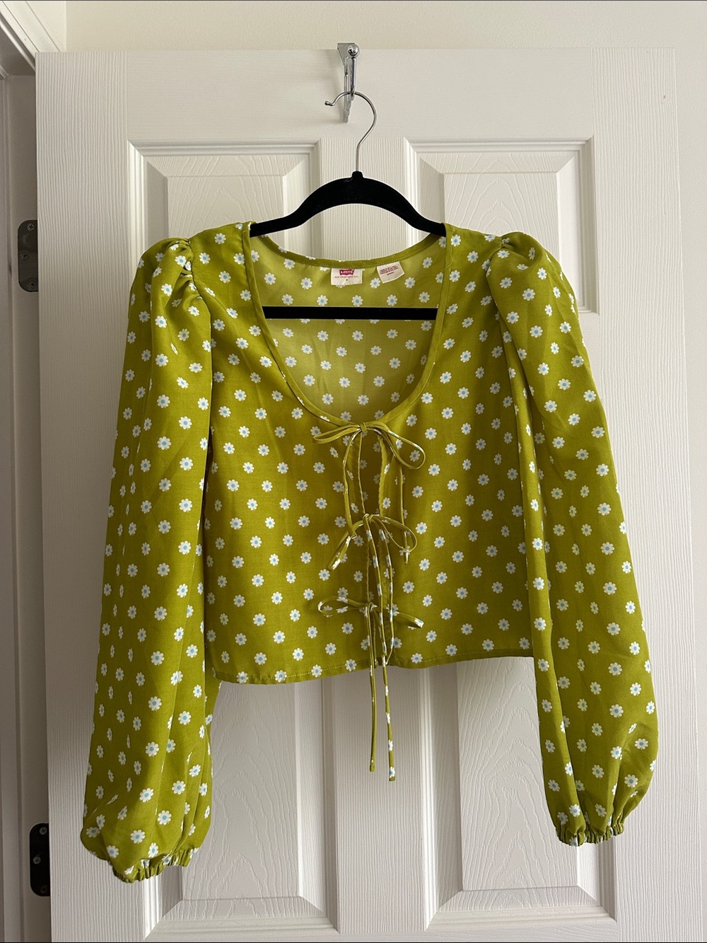Levi's Green Daisy Tie-Front Puff Sleeve Blouse